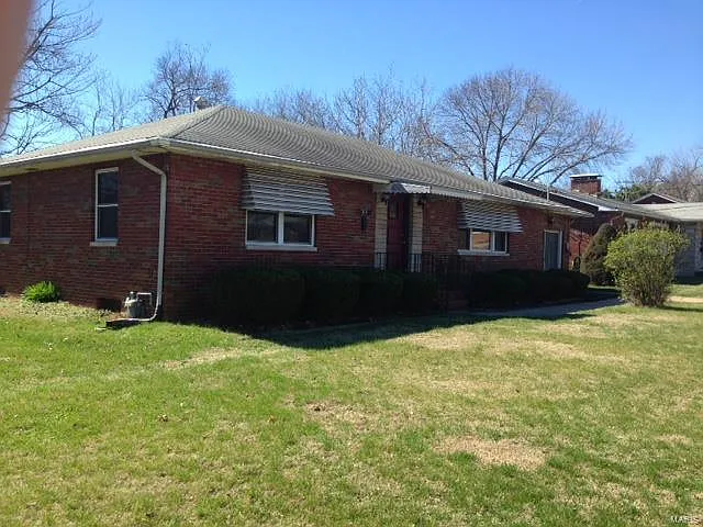 3111 Clay St photo 1