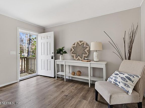 2nd image of 10235 UNDERWOOD Avenue
