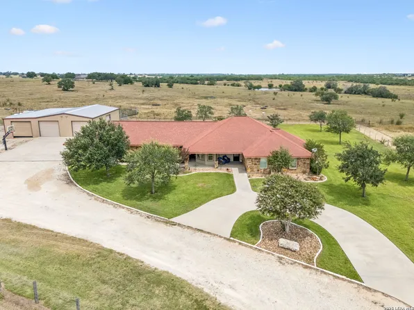 2655 CR 233, Gillett, TX 78116