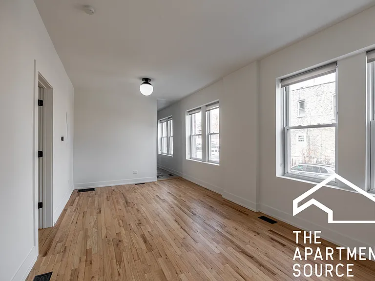 3051 W Medill Ave #2B — Photo 2