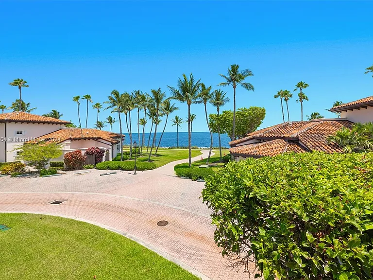 15122 Fisher Island Dr #15122 — Photo 1