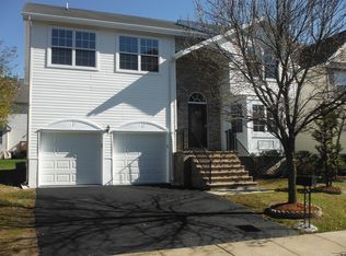 9 Springfield Rd, North Brunswick, NJ 08902