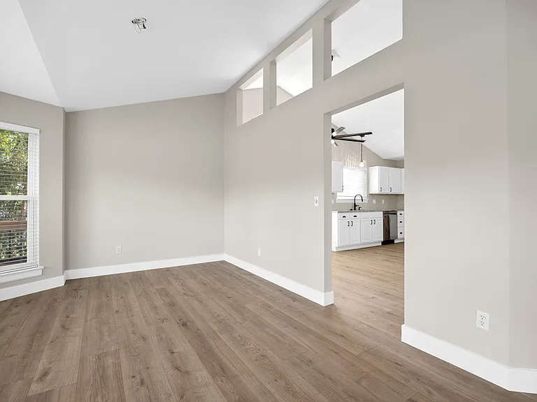 8050 Knights Crossing Dr — Photo 25