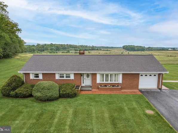 717 N Houcksville Rd, Hampstead, MD 21074