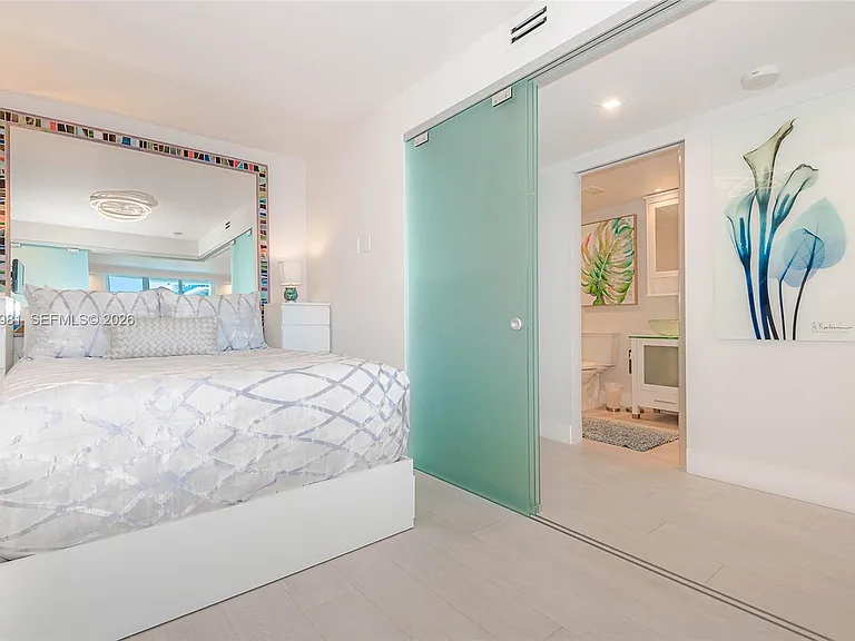 2301 Collins Ave #941 — Photo 14