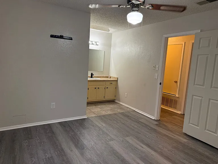 3710 Pratt Dr — Photo 11