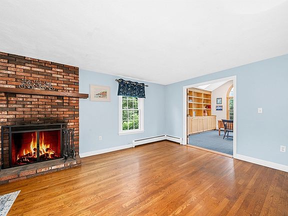 5th image of 90 Lacy St