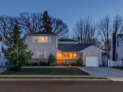 3896 Park Avenue, Seaford, NY, 11783