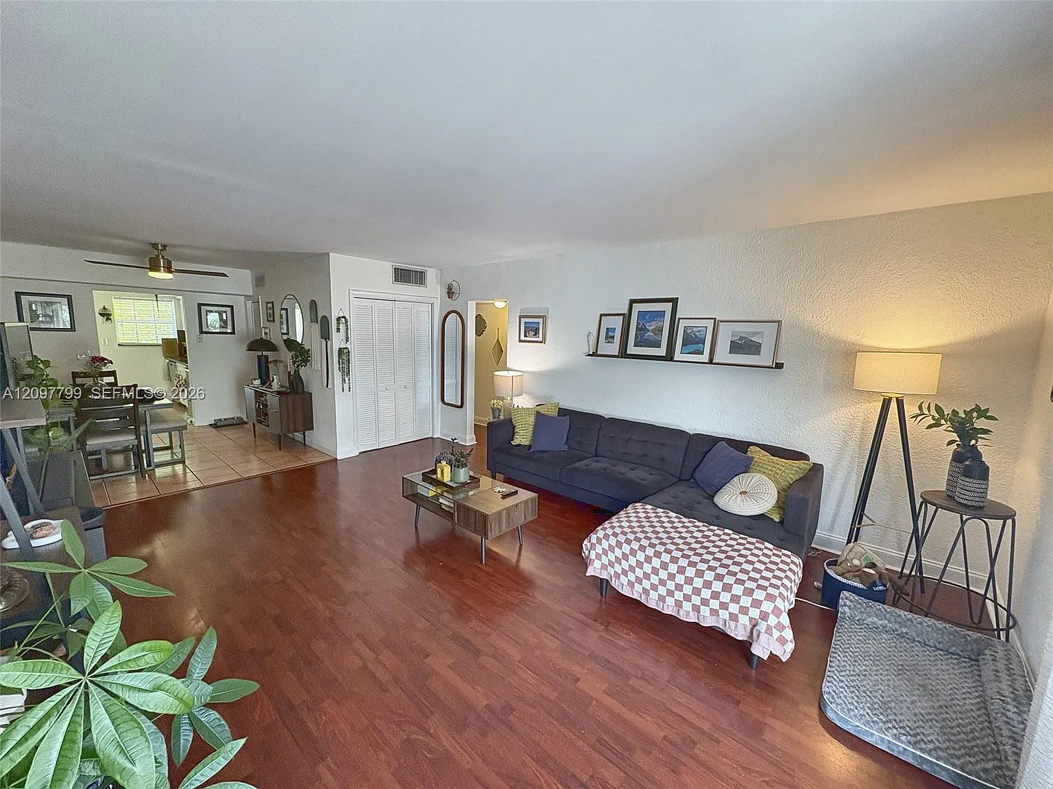 Southern Star Condo — Photo 1