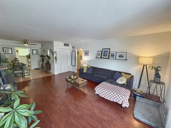 9280 Bay Harbor Ter APT 25, Bay Harbor Islands, FL 33154