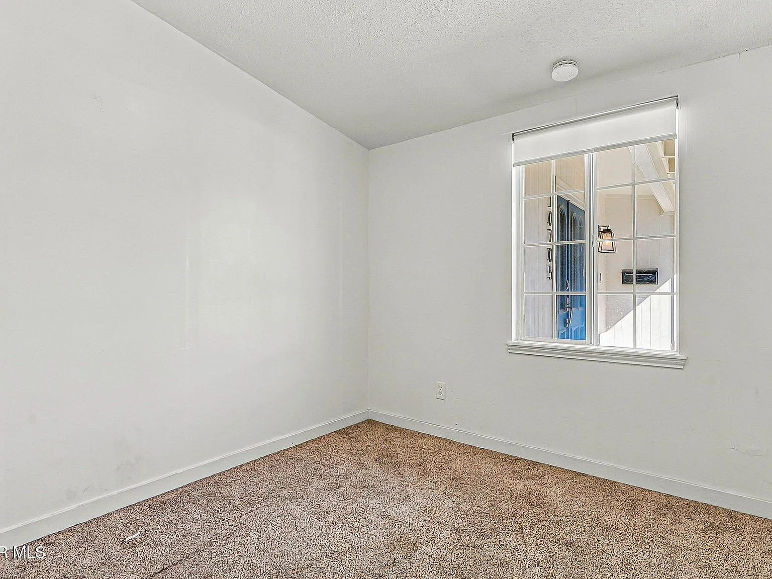 3 bed, 2.5 bath, 1720 sqft, $1,975 — Photo 4