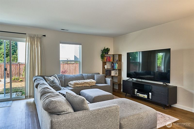 5th image of 21636 SE 298th Pl