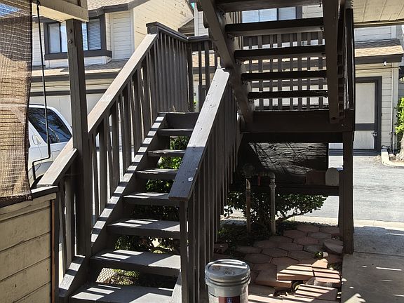 3rd image of 666 W 18th St #10