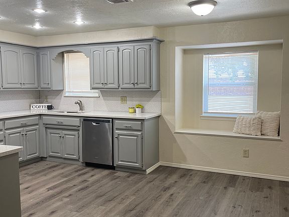 4th image of 4876 Bismarc Dr