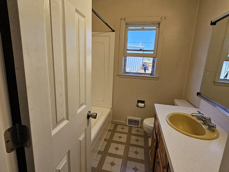 1215 E Saint Francis St — Photo 15