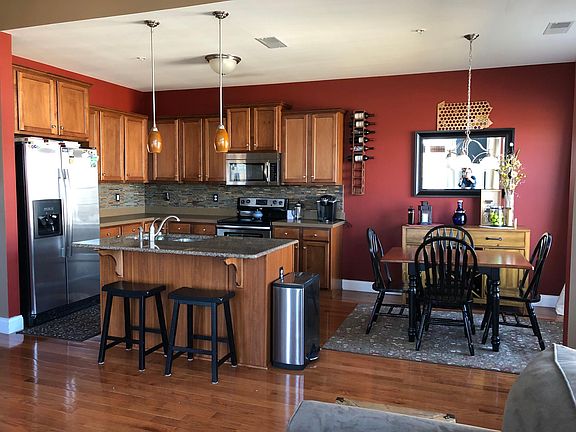 5th image of 733 Stag Ct