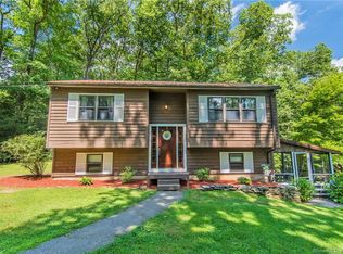 811 Brickyard Rd, Woodstock, CT 06281