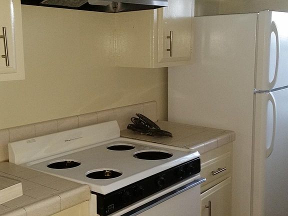 4th image of 826 S Osage Ave