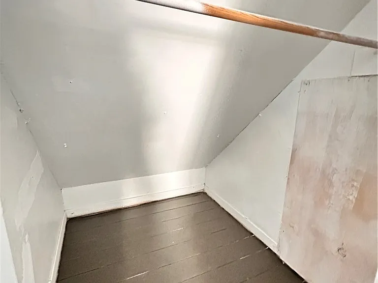 1010 Academy St — Photo 15