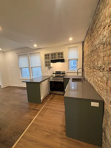740 N Spaulding Ave #2F Photo 1