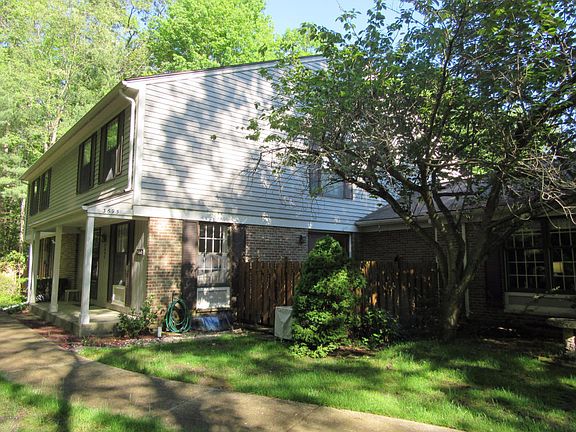 3rd image of 3695 Brentwood St