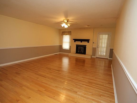 2nd image of 1312 Larkspur Dr