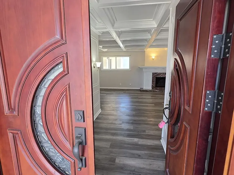1319 Thermal Ave — Photo 2