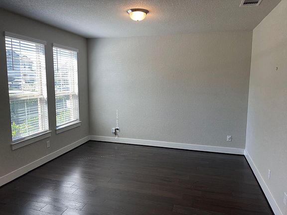 Study/Office space at entrance