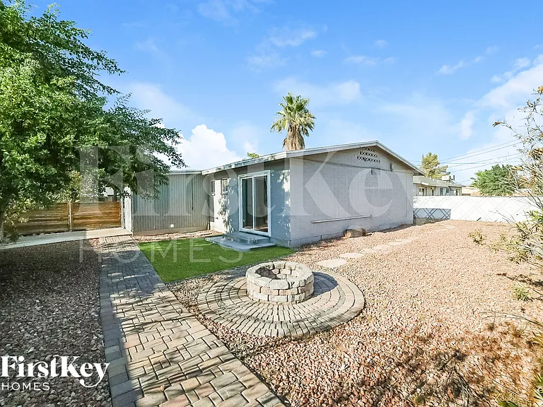 1519 W 6th St — Photo 15