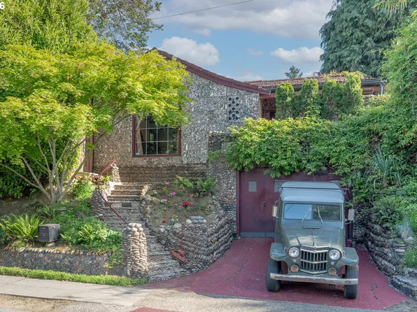 6134 E Burnside St, Portland, OR 97215