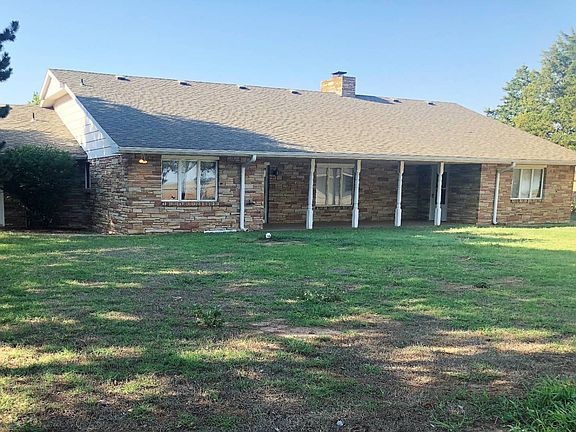 3rd image of 425 Myers Dr