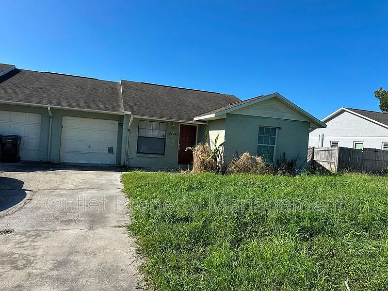 3 bed, 2.0 bath, 1300 sqft, $1,745 — Photo 1