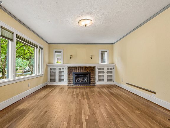 4th image of 3037 NE Skidmore St