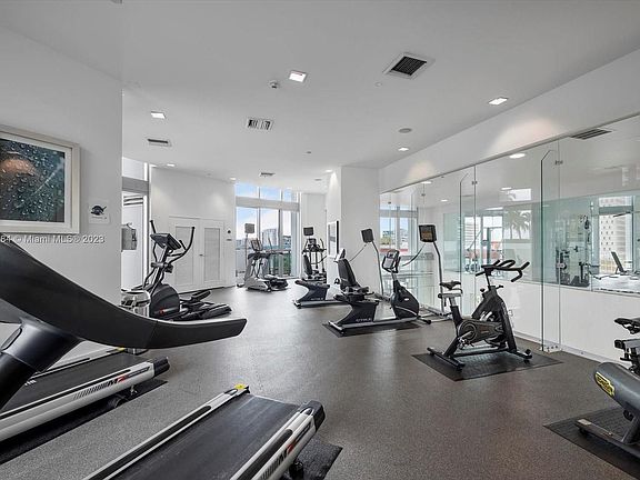 4th image of 350 S Miami Ave #4001