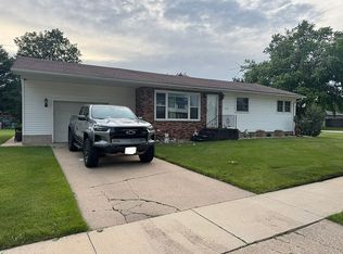 1008 Gales Ave, Manchester, IA 52057