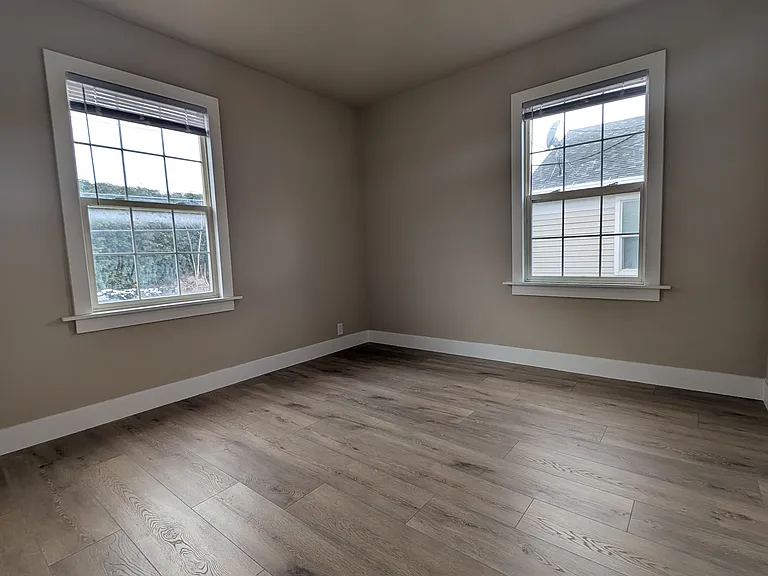 340 E Utopia Ave — Photo 3