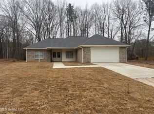 5252 Skylark Dr, Byram, MS 39272