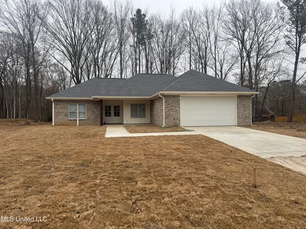 5252 Skylark Dr, Byram, MS 39272