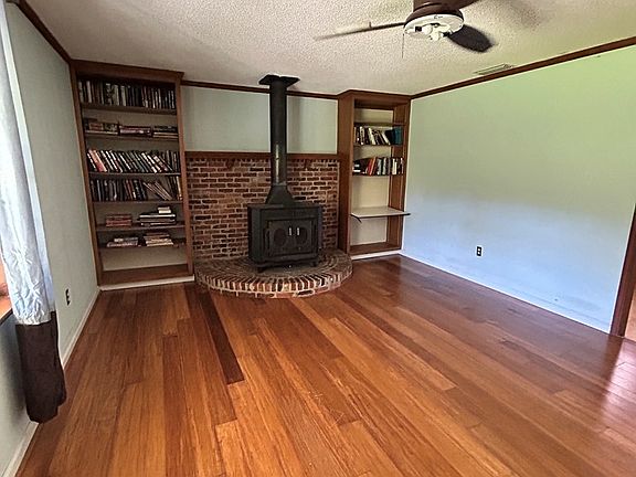 3rd image of 50 Lake Larry Dr