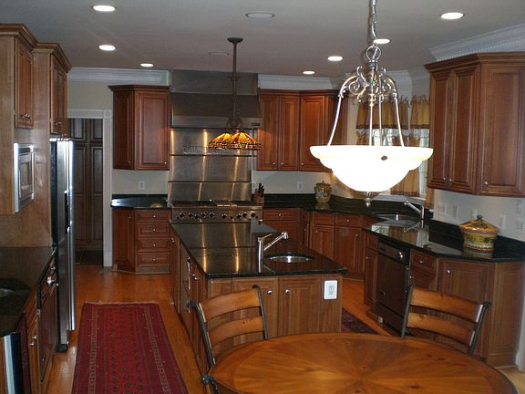 Gourmet Kitchen & Bfast