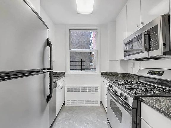 5th image of 201 E 36th St APT 3A