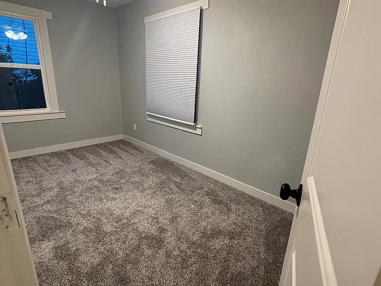 1120 Sandra Dr — Photo 4