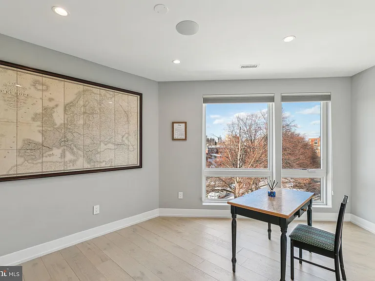 527 Brown St — Photo 26