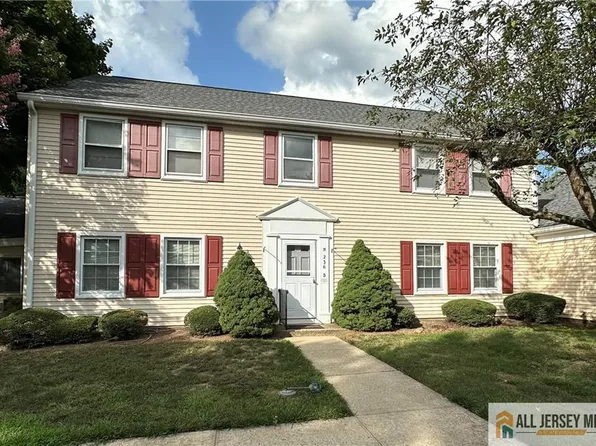 236 N Marblehead Ln #B, Monroe Township, NJ 08831