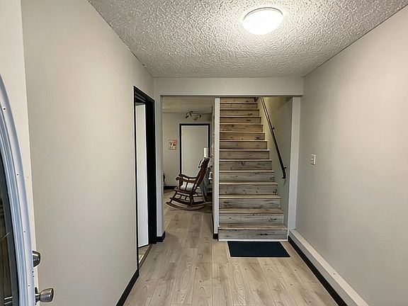 2nd image of 13464 98a Ave