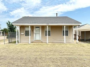 1201 Binkley Ave, Dumas, TX 79029