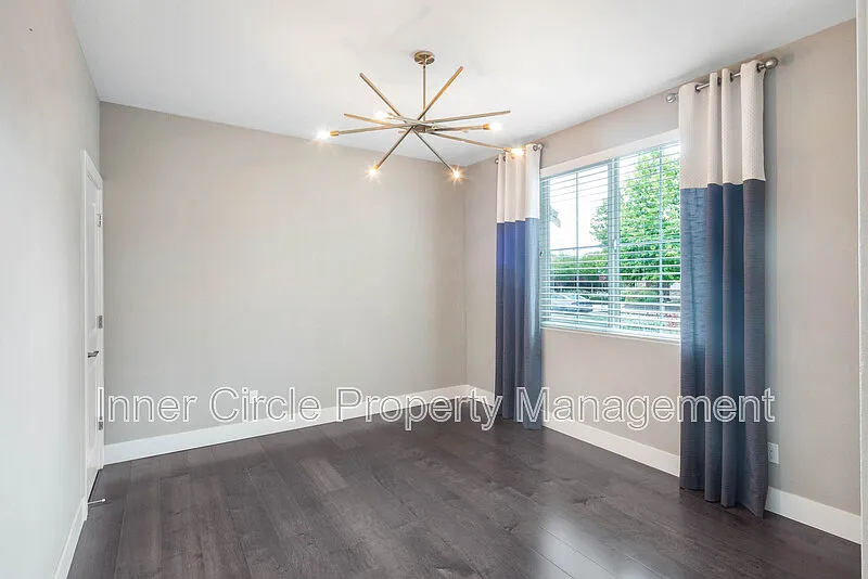 4 bed, 3.5 bath, 2689 sqft, $4,200 — Photo 3