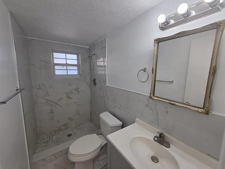 9125 Hunt Club Ln — Photo 17