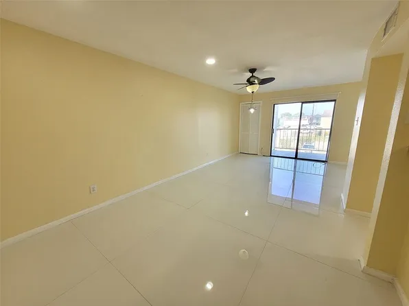 2824 S Bartell Dr #27G, Houston, TX 77054