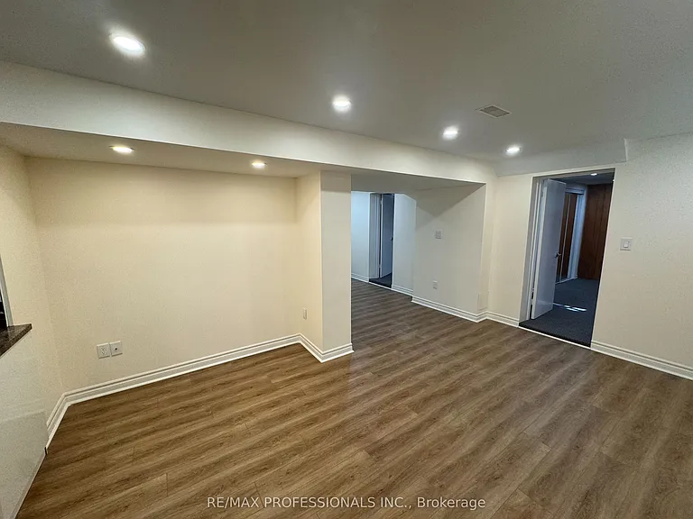 102 Paulart Dr #BASEMENT — Photo 11